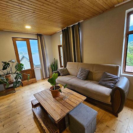 Guest House Goshtela Местия Экстерьер фото