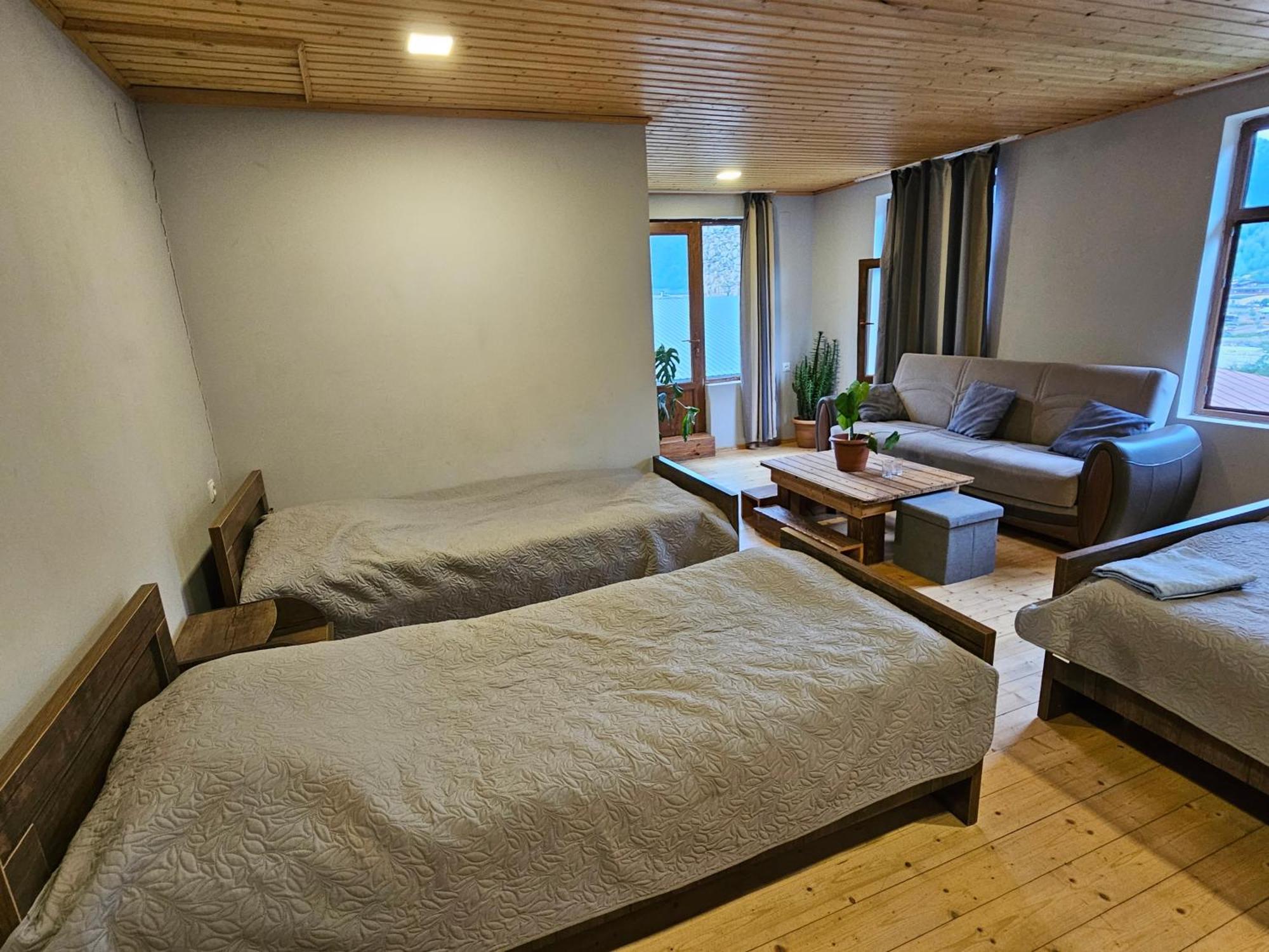 Guest House Goshtela Местия Экстерьер фото